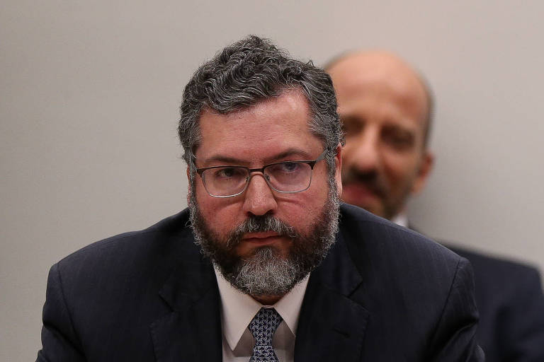 Câmara dos Deputados aprova convite para comparecimento do Ministro  Ernesto Araújo