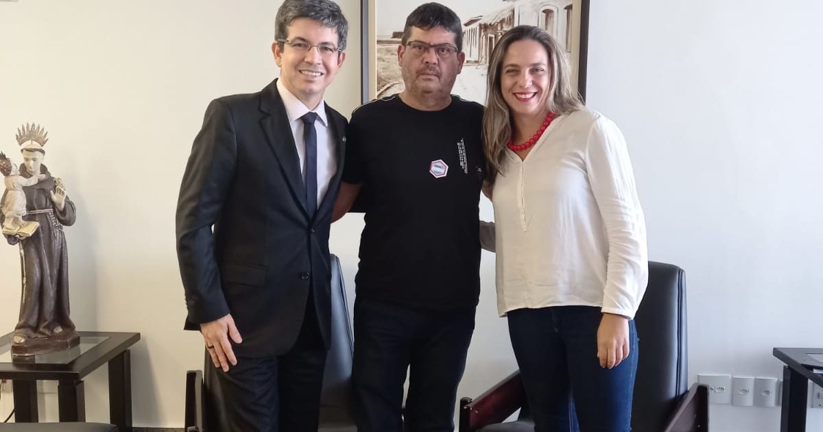 Em reunião com senador Randolfe Rodrigues, presidente do Sindimetrô-RS e deputada Fernanda pedem apoio à luta contra privatização da Trensurb