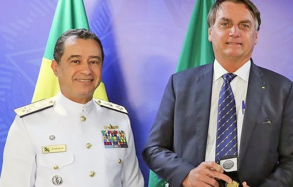 Fernanda Melchionna e Glauber Braga querem que ex-comandante da Marinha preste esclarecimento na Câmara sobre suspeita de adesão a tentativa de golpe