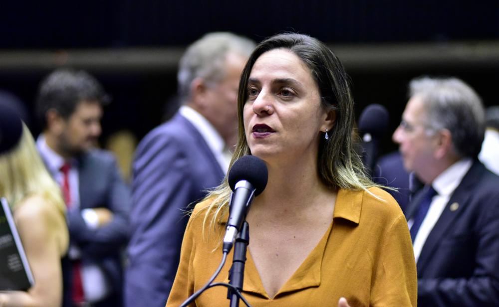 Fernanda Melchionna quer explicações do Ministério da Defesa e da Anatel sobre caso de espionagem na Abin