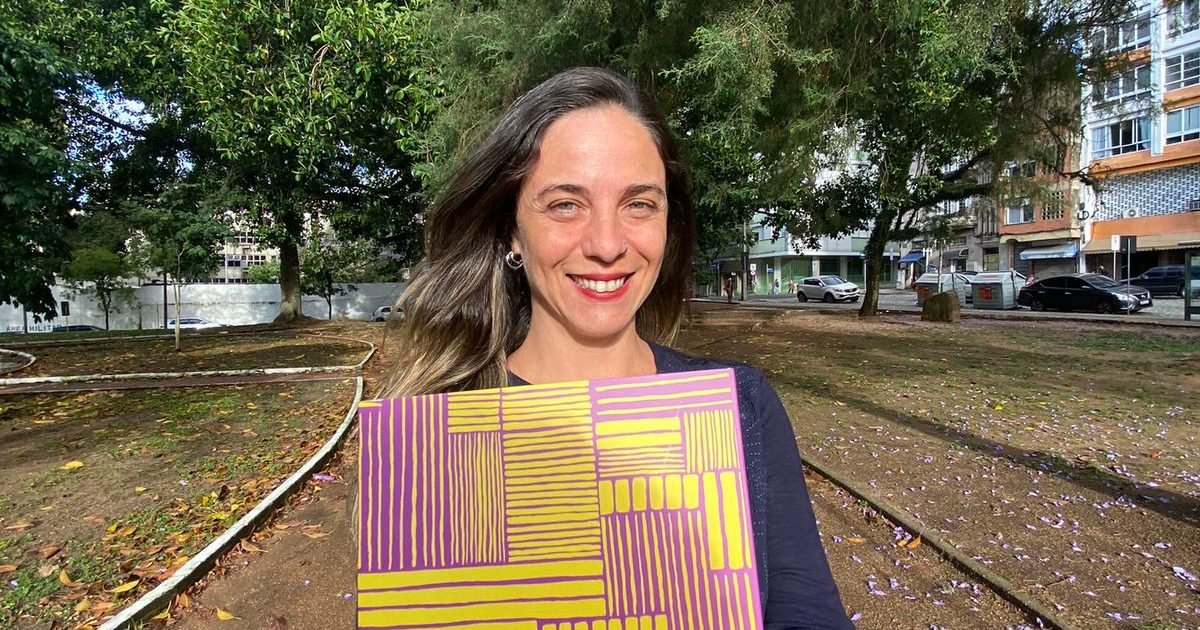 Fernanda Melchionna lança livro na Feira do Livro de Porto Alegre no dia 11 de novembro