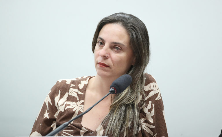 Fernanda Melchionna oficia Ministério da Gestão e Inovação em Serviço Público sobre adiamento do Concurso Nacional Unificado no RS