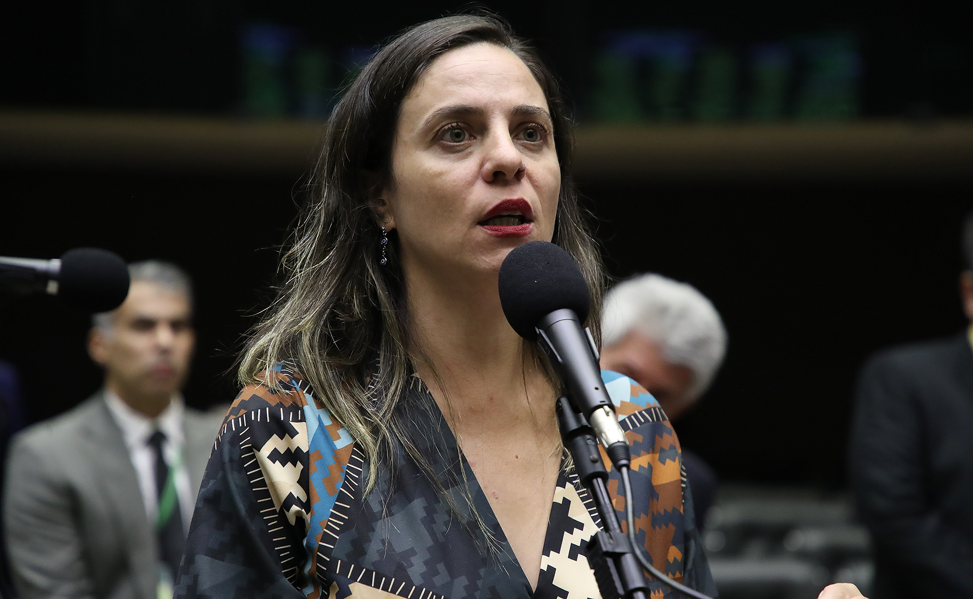 Fernanda Melchionna exige explicações sobre contratos milionários entre FAB e empresa de Israel