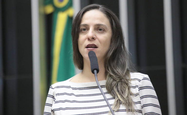 PROTOCOLADA: De autoria de Fernanda Melchionna, PEC da Calamidade vai tramitar na Câmara dos Deputados