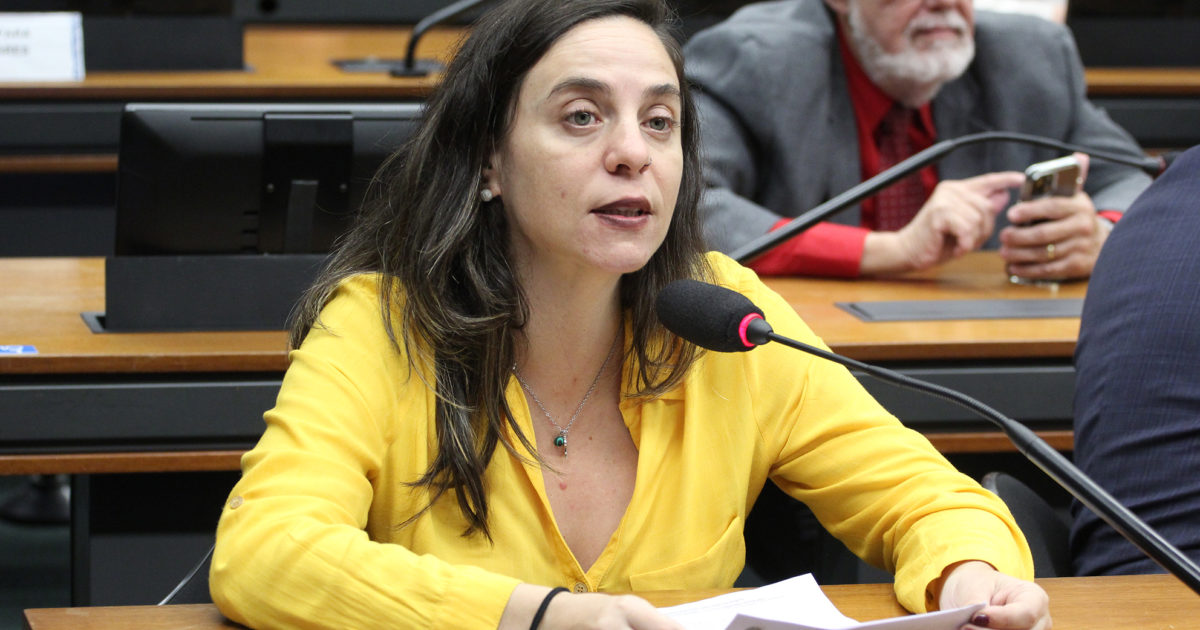 Fernanda Melchionna quer obrigatoriedade de uso de câmeras corporais e em viaturas policiais em todo o território nacional