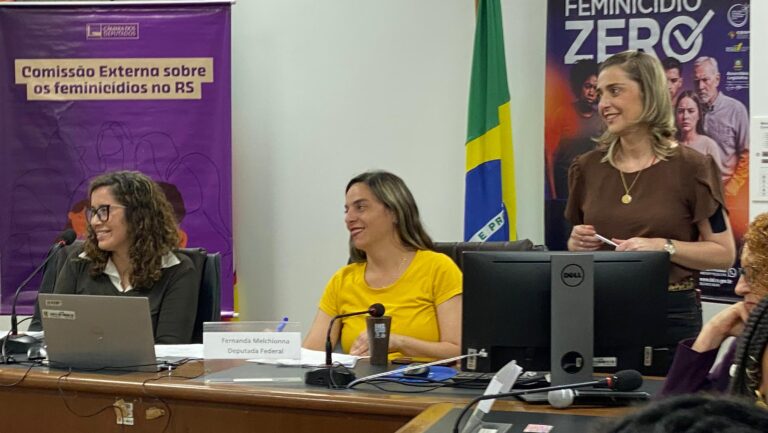 Casa da Mulher Brasileira no RS: Audiência da Comissão Externa sobre feminicídios expõe a burocracia que adia a proteção de mulheres
